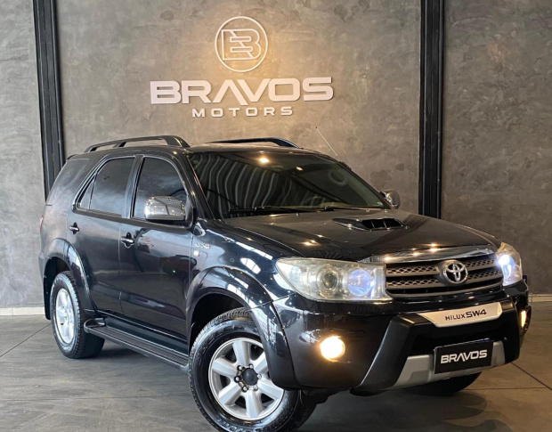 TOYOTA-HILUX SW4